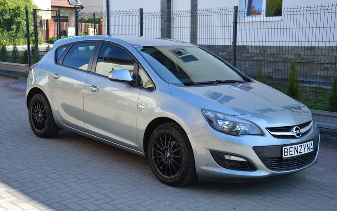 Opel Astra cena 32900 przebieg: 180000, rok produkcji 2014 z Płock małe 562